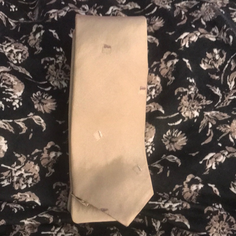 Vintage Dior Elegant Beige Tie with Subtle Patterns